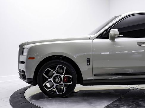 Used 2022 Rolls-Royce Cullinan Black Badge AWD/4WD image 14