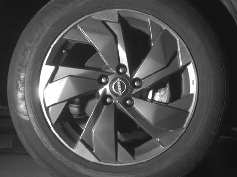 Used 2025 Nissan Rogue SV FWD image 15