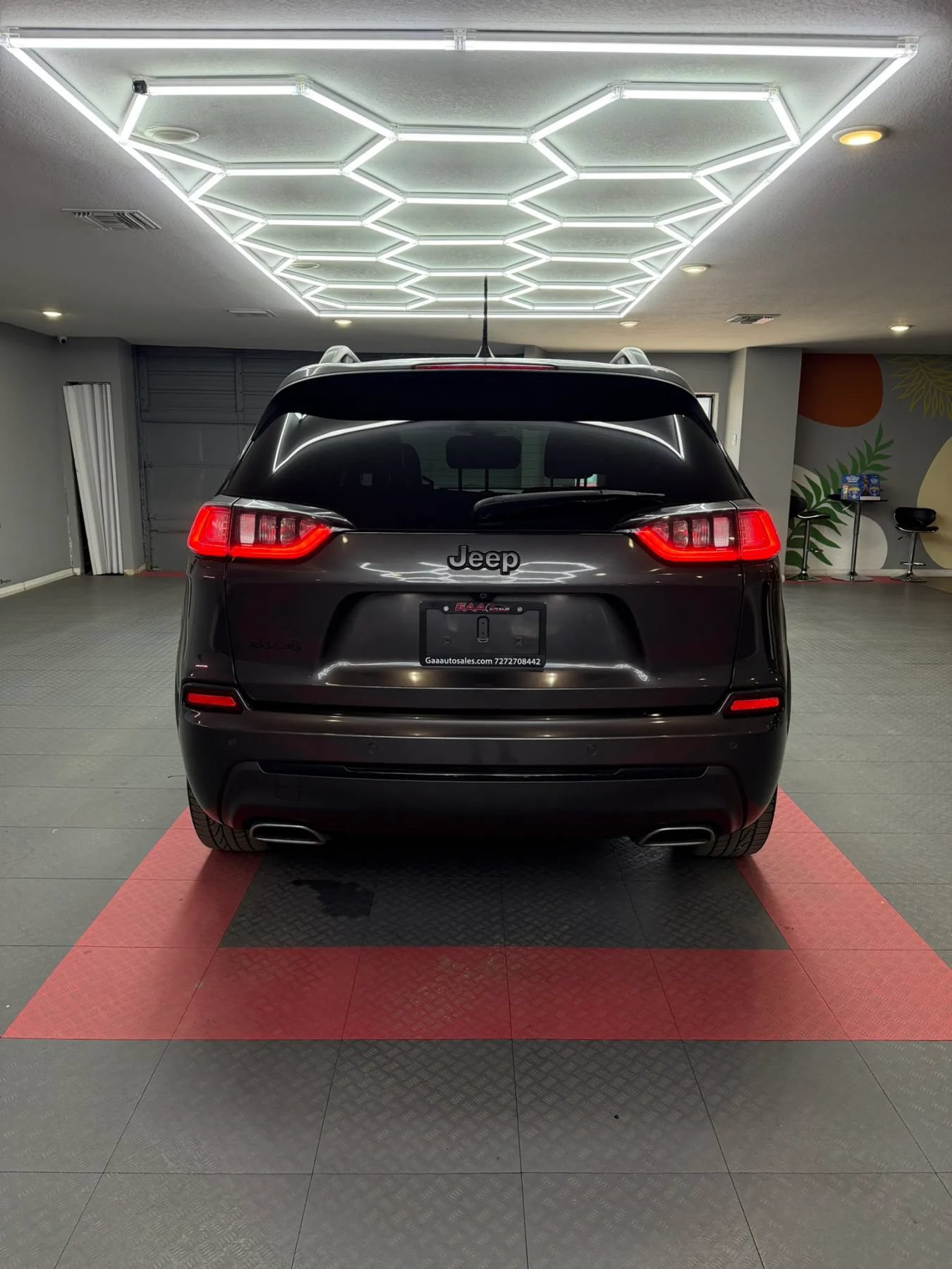 Used 2019 Jeep Cherokee High Altitude AWD/4WD image 5