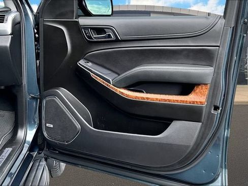 Used 2020 Chevrolet Suburban Premier AWD/4WD image 19