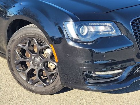 Used 2022 Chrysler 300 Touring L image 9
