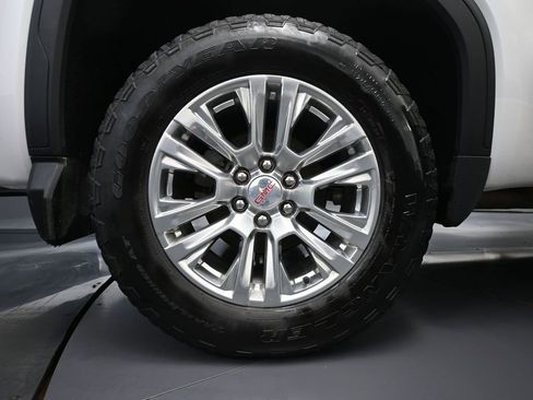 Used 2023 GMC Sierra 1500 Denali w/ Technology Package AWD/4WD image 17