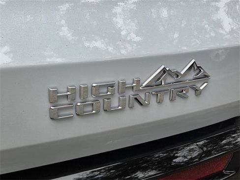 New 2026 Chevrolet Traverse High Country image 23