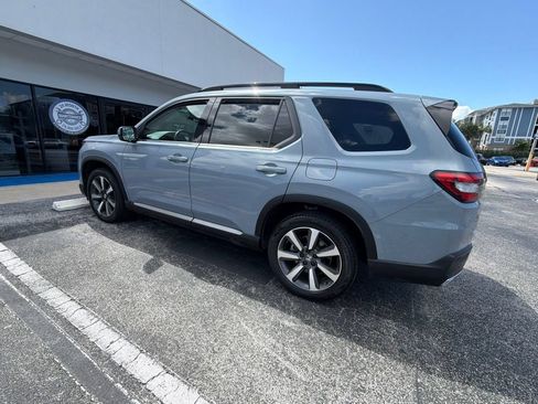 Used 2023 Honda Pilot Touring image 4