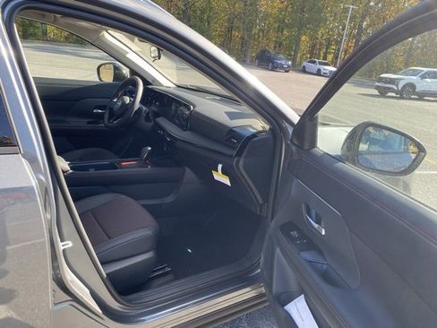 New 2026 Nissan Kicks SR image 25