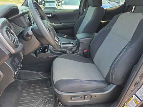 Used 2021 Toyota Tacoma TRD Sport w/ Technology Package RWD image 11