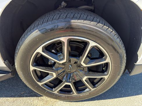 Used 2022 Chevrolet Tahoe RST w/ Luxury Package image 38