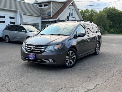 Used 2016 Honda Odyssey Touring image 2