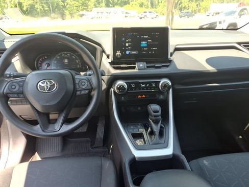 Used 2024 Toyota RAV4 XLE w/ Convenience Package FWD image 10
