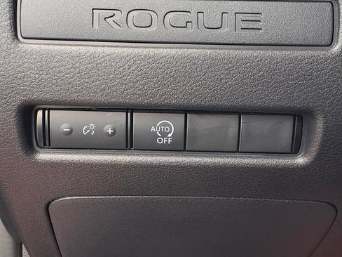 Used 2023 Nissan Rogue S FWD image 11