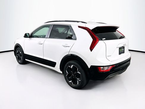 Used 2024 Kia Niro Wind w/ Wind Preserve Package FWD image 5