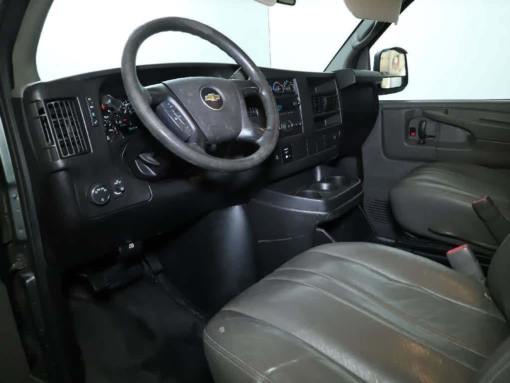 Used 2014 Chevrolet Express 2500 RWD image 14