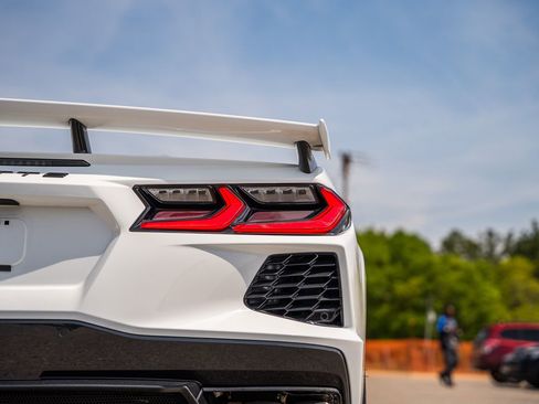 Used 2025 Chevrolet Corvette Stingray Preferred Cpe w/ Z51 Performance Package image 31