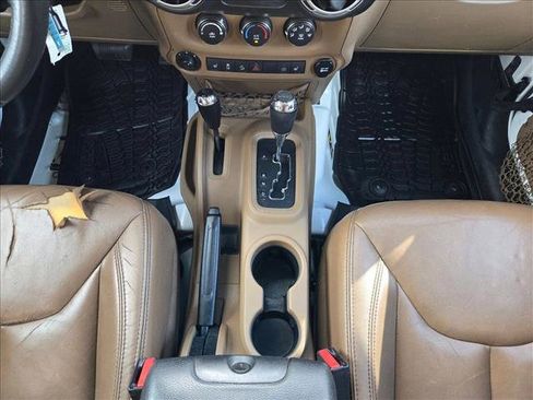 Used 2015 Jeep Wrangler Unlimited Sahara w/ Connectivity Group image 12