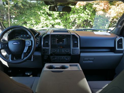 Used 2017 Ford F150 XLT w/ XTR Package image 9