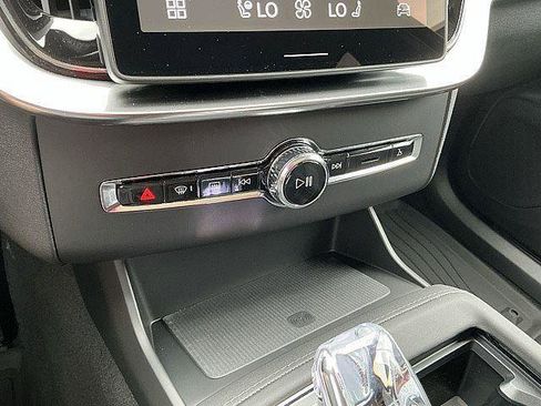 New 2026 Volvo XC90 T8 Ultra w/ Lounge Package AWD/4WD image 19