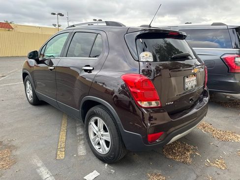 Used 2020 Chevrolet Trax LT w/ LT Convenience Package FWD image 5