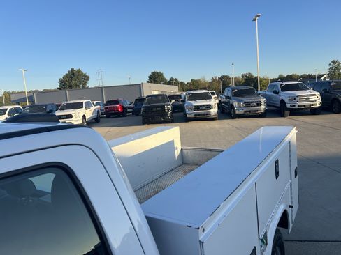 Used 2022 Ford F250 XL w/ Power Equipment Group image 17