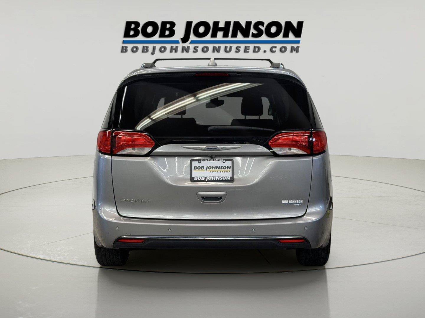 Used 2018 Chrysler Pacifica Touring-L FWD image 9