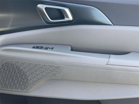 New 2026 Kia Carnival LXS image 17