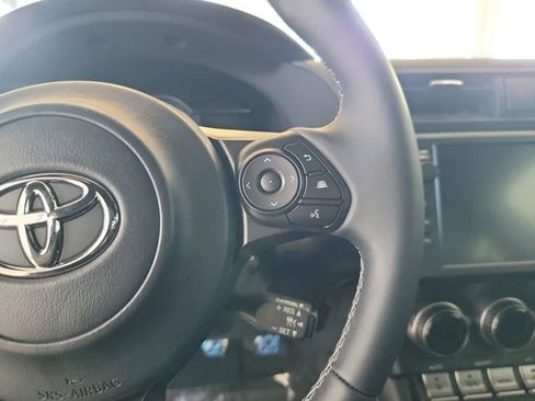 Used 2025 Toyota GR86 Premium image 15