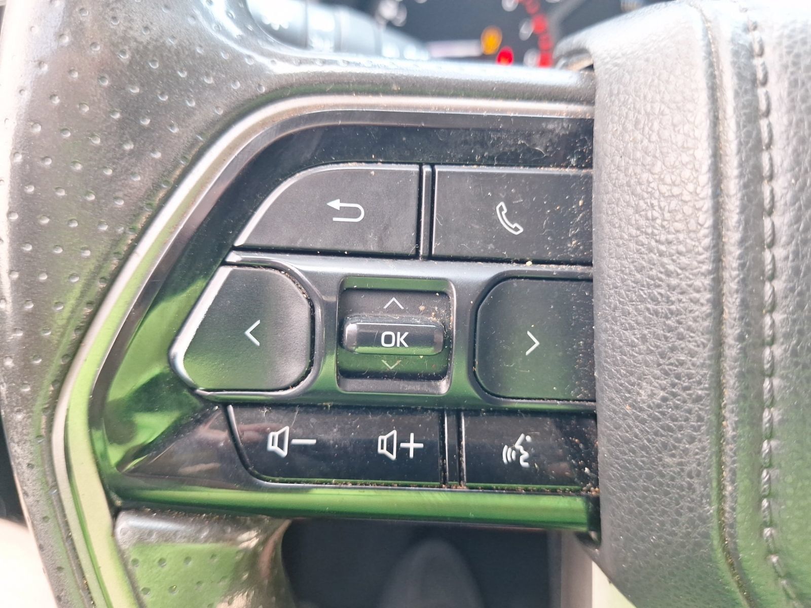 Used 2022 Toyota Tundra SR5 w/ SR5 Convenience Package AWD/4WD image 22