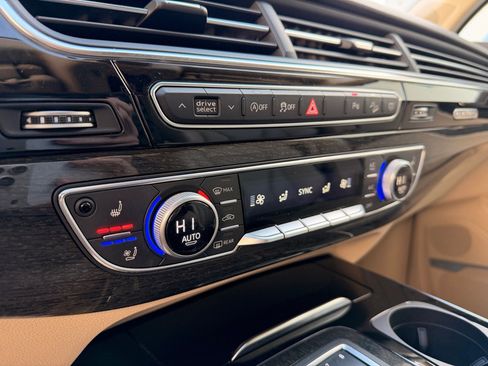 Used 2019 Audi Q7 3.0T Premium Plus image 12