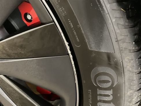 Used 2023 Tesla Model S Plaid image 31