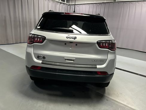 Used 2025 Jeep Compass Limited AWD/4WD image 6