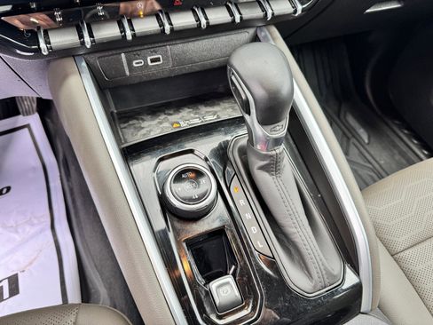 Used 2024 Chevrolet Colorado ZR2 w/ ZR2 Convenience Package III image 34