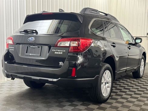 Used 2017 Subaru Outback 2.5i Premium AWD/4WD image 4