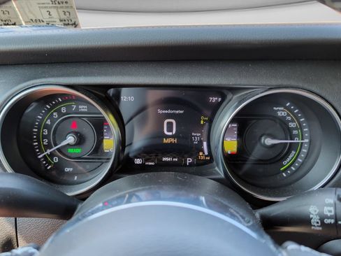 Used 2023 Jeep Wrangler Unlimited Sahara w/ Cold Weather Group AWD/4WD image 10