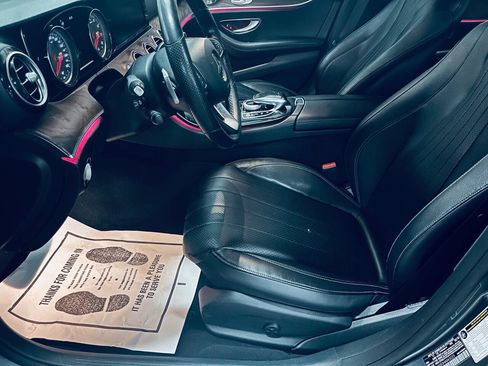 Used 2017 Mercedes-Benz E 300 4MATIC image 18
