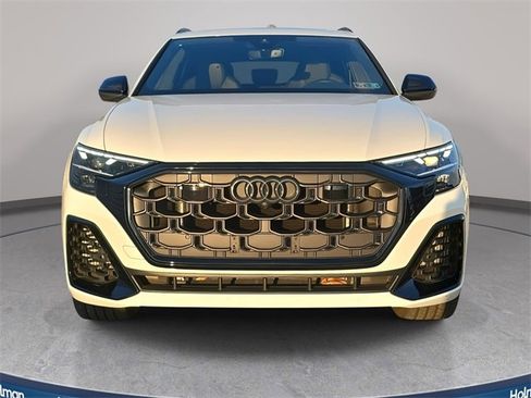 Used 2025 Audi SQ8 Premium Plus w/ S Sport Package image 2