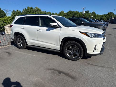 Used 2019 Toyota Highlander Limited Platinum AWD/4WD image 7