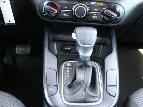 Used 2023 Kia Soul LX w/ LX Technology Package image 31