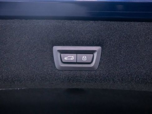 Certified 2023 BMW 760i xDrive AWD/4WD image 34