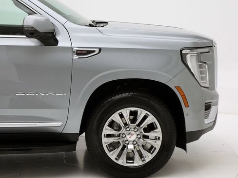 Used 2025 GMC Yukon XL Denali image 4