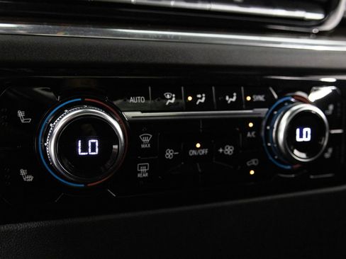 Used 2023 GMC Sierra 1500 Elevation image 29