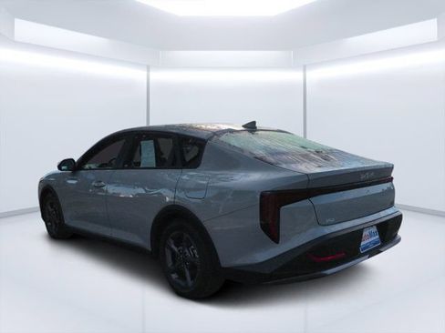 Used 2025 Kia K4 FWD image 5