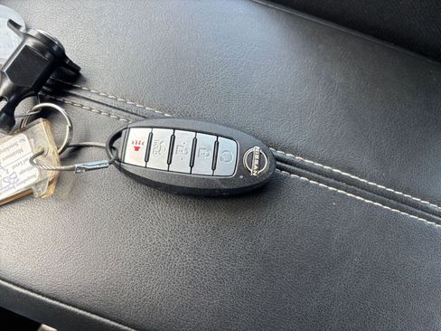 Used 2025 Nissan Altima 2.5 SV FWD image 24
