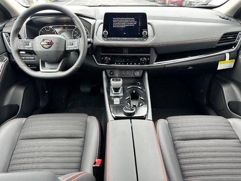 Used 2026 Nissan Rogue SV AWD/4WD image 5