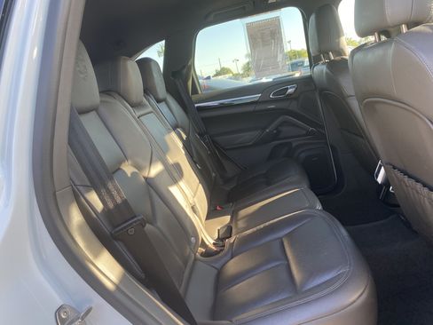 Used 2017 Porsche Cayenne Platinum Edition w/ Premium Package (PJV) image 20