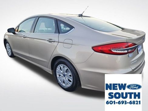Used 2019 Ford Fusion S image 3