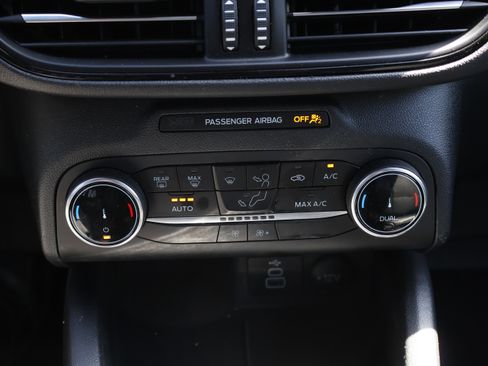 Used 2025 Ford Escape ST-Line AWD/4WD image 24