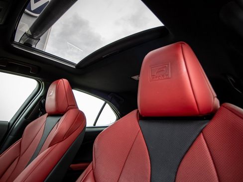 Used 2019 Lexus UX 200 F Sport image 2