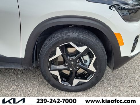 Certified 2024 Kia Seltos EX AWD/4WD image 7