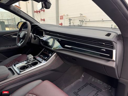 Used 2025 Audi RS Q8 performance image 61