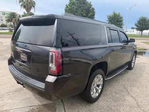 Used 2017 GMC Yukon XL SLT w/ Open Road Package RWD image 6