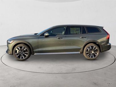 New 2026 Volvo V60 B5 Cross Country Ultra w/ Protection Package Premier